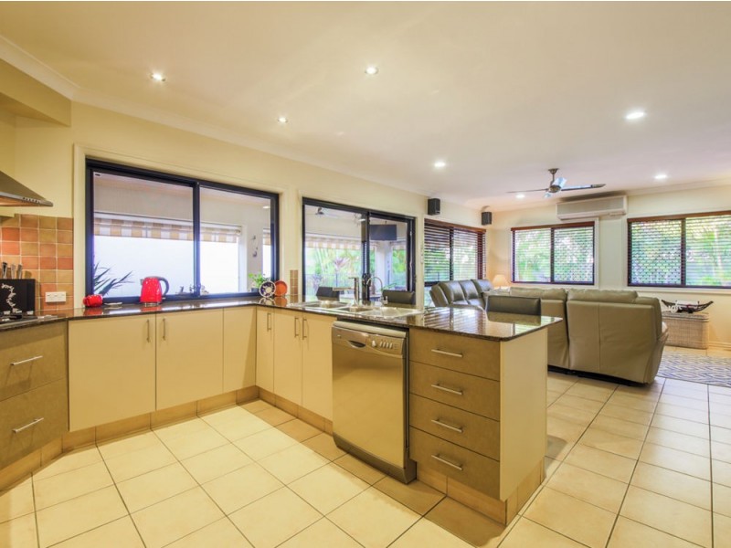 555 Oyster Cove Promenade, Helensvale QLD 4212