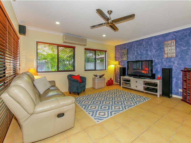 555 Oyster Cove Promenade, Helensvale QLD 4212