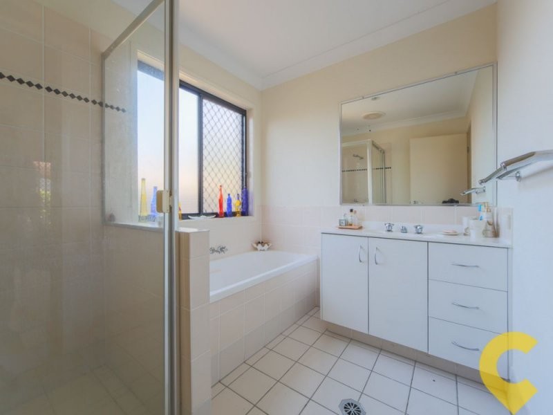 17 Gerard Street, Pacific Pines QLD 4211