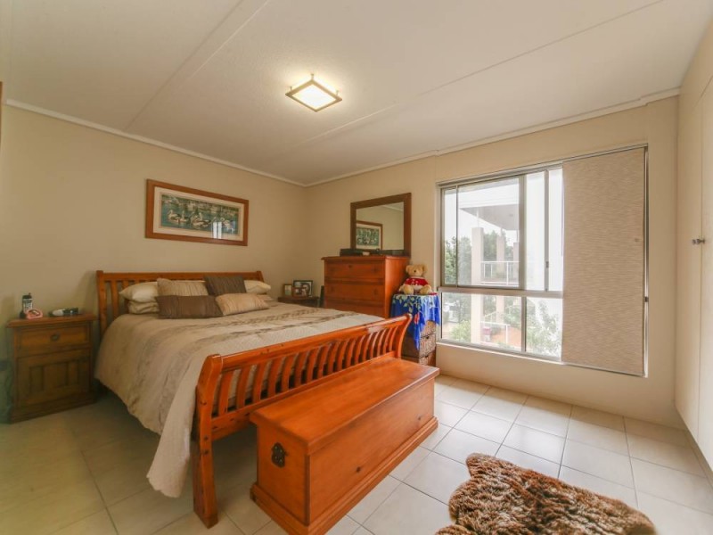 11/128 Marine Parade, Southport QLD 4215