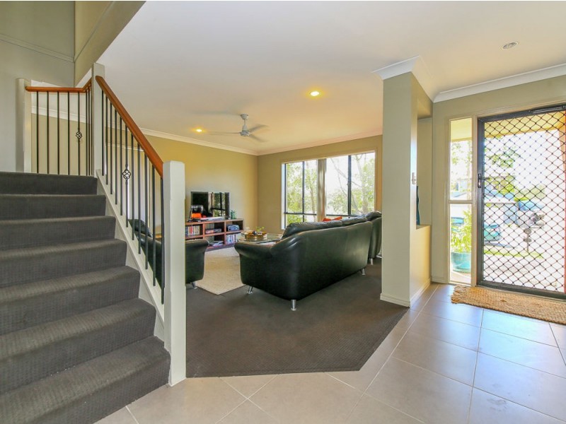 15 Caragh Crescent, Oxenford QLD 4210