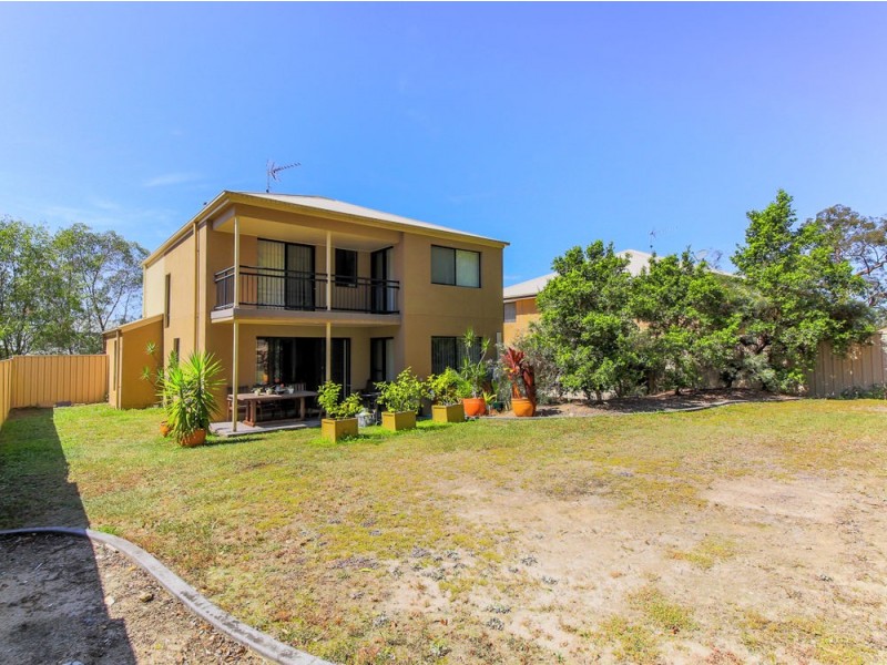 15 Caragh Crescent, Oxenford QLD 4210