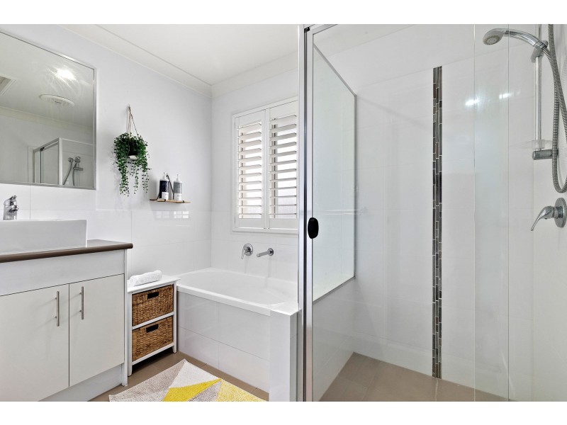 1 Bakara Lane, Upper Coomera QLD 4209