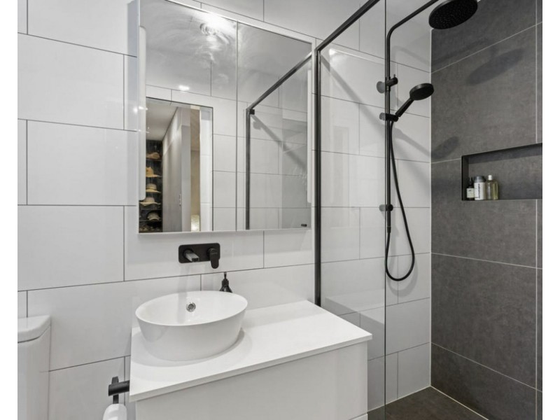 18 Alexander Drive, Highland Park QLD 4211