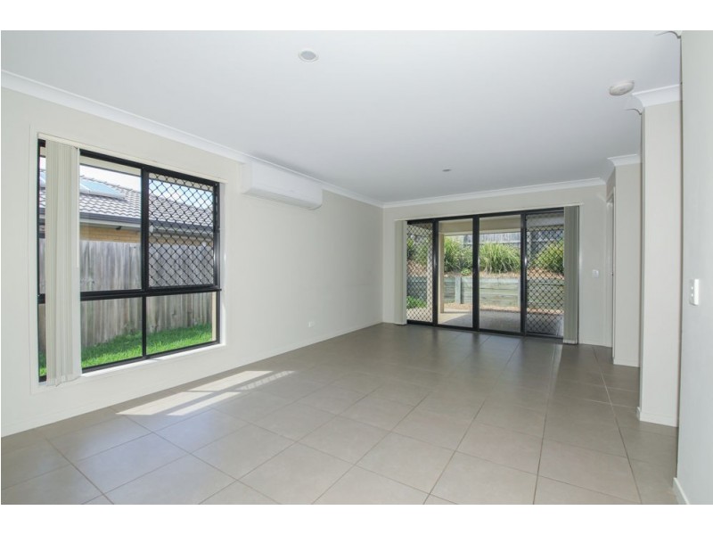 52 River Run Circuit, Ormeau QLD 4208