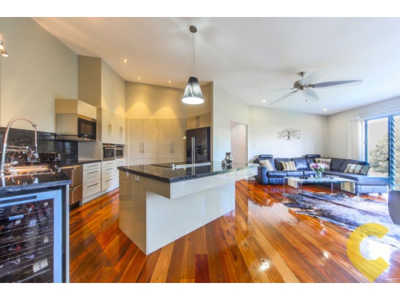 15 Villanova Avenue, Oxenford QLD 4210