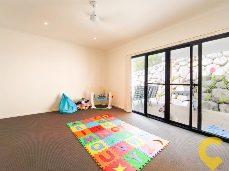 6 Gellert Crescent, Maudsland QLD 4210