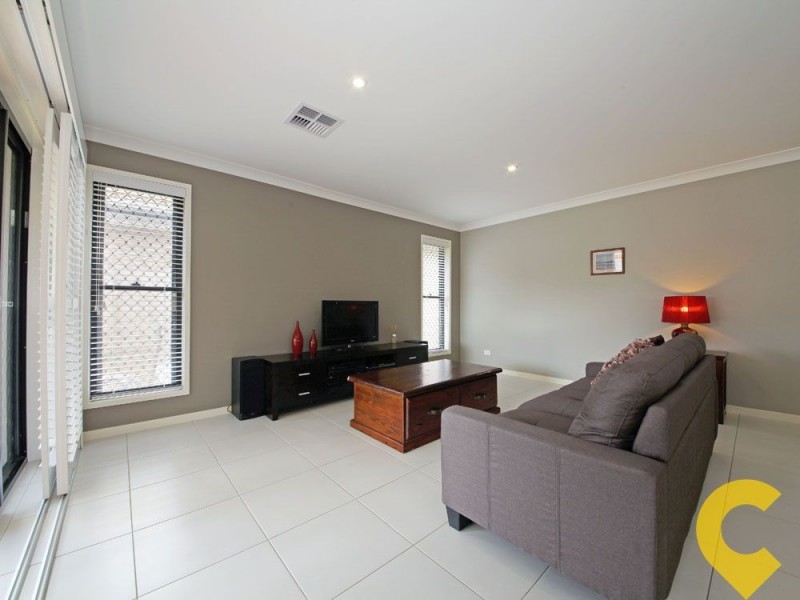 33 Nocturnal Promenade, Narangba QLD 4504