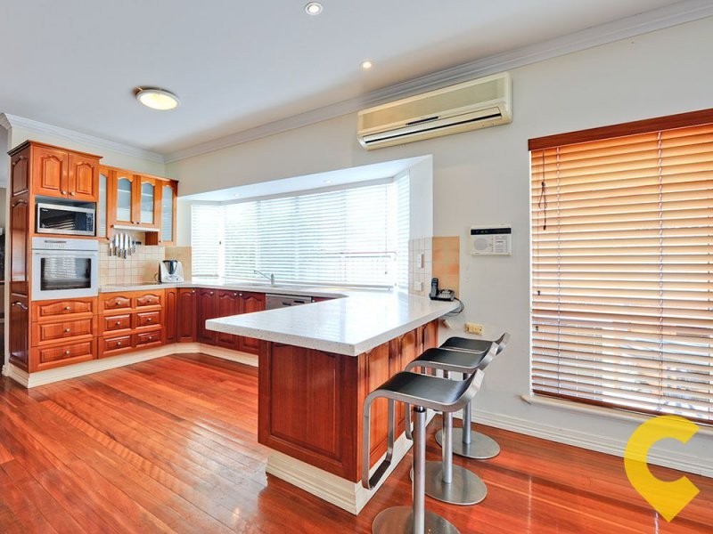 10 Barnstos Place, Carindale QLD 4152