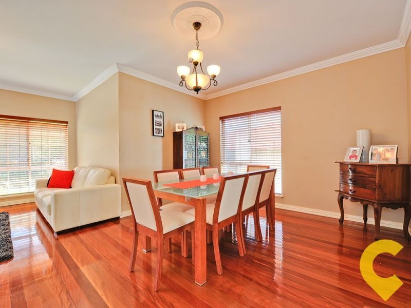 10 Barnstos Place, Carindale QLD 4152