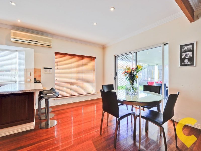 10 Barnstos Place, Carindale QLD 4152