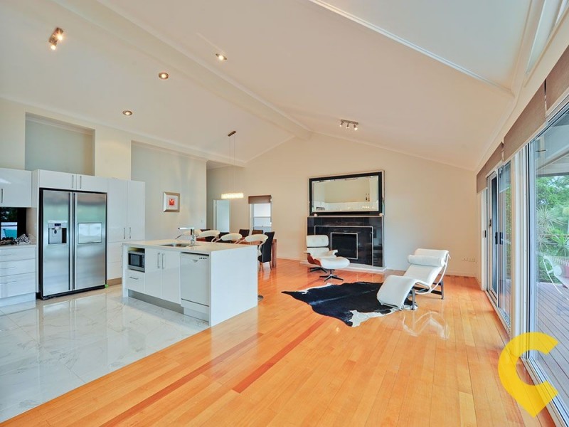 246 Chapel Hill Road, Chapel Hill QLD 4069