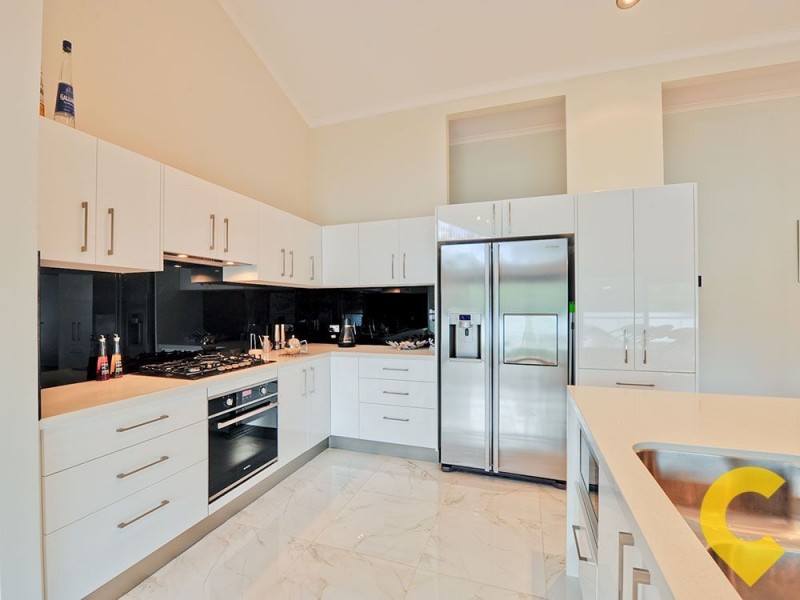 246 Chapel Hill Road, Chapel Hill QLD 4069