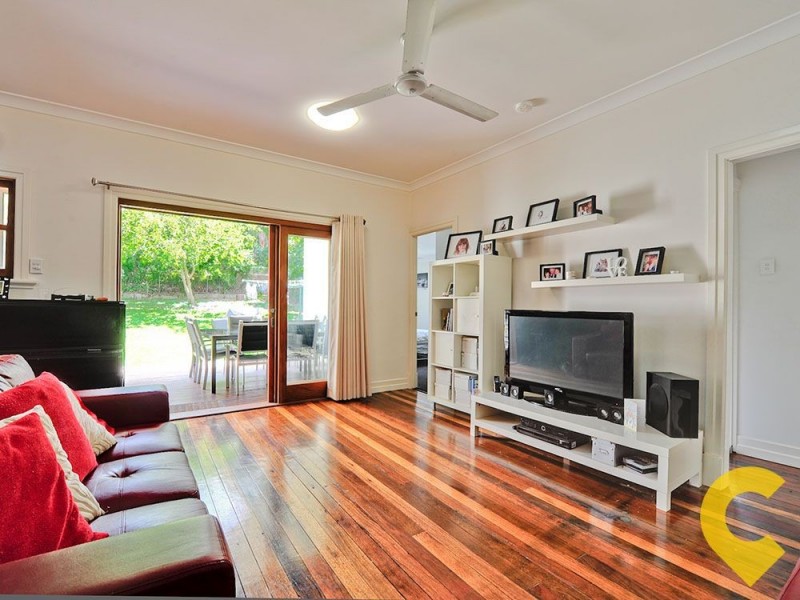 93 Royal Parade, Ashgrove QLD 4060