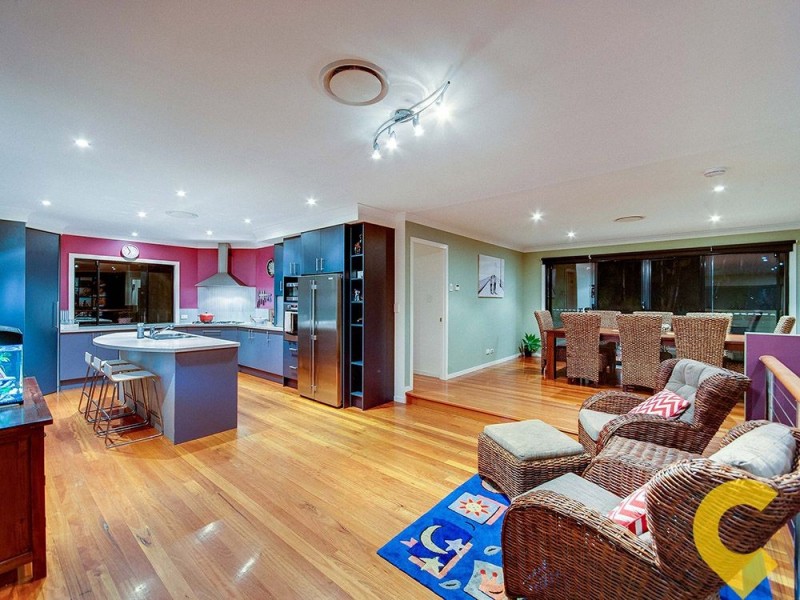 26 Larwood Place, Ferny Hills QLD 4055