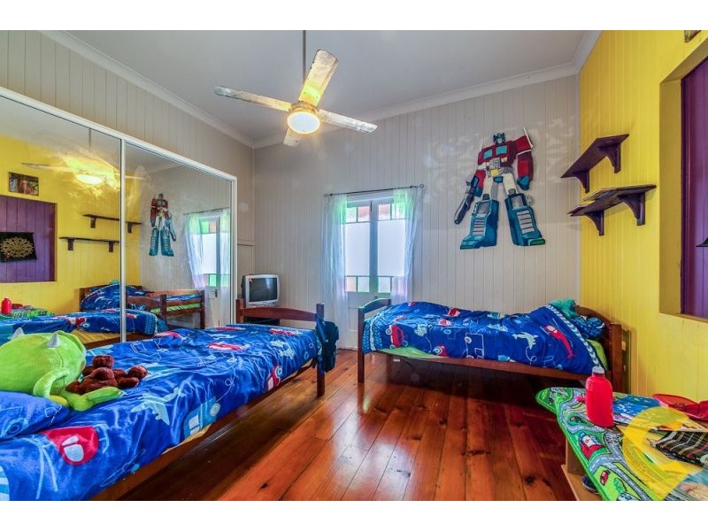 5 Brisbane Road, Redbank QLD 4301