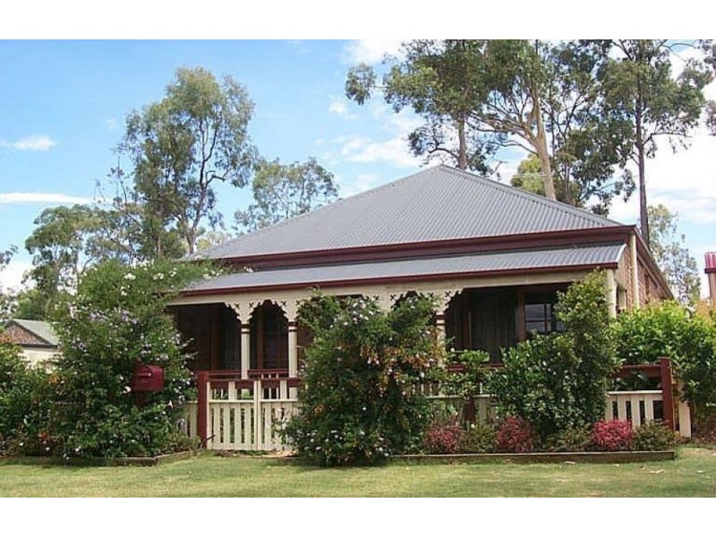 4 Halifax Court, Forest Lake QLD 4078