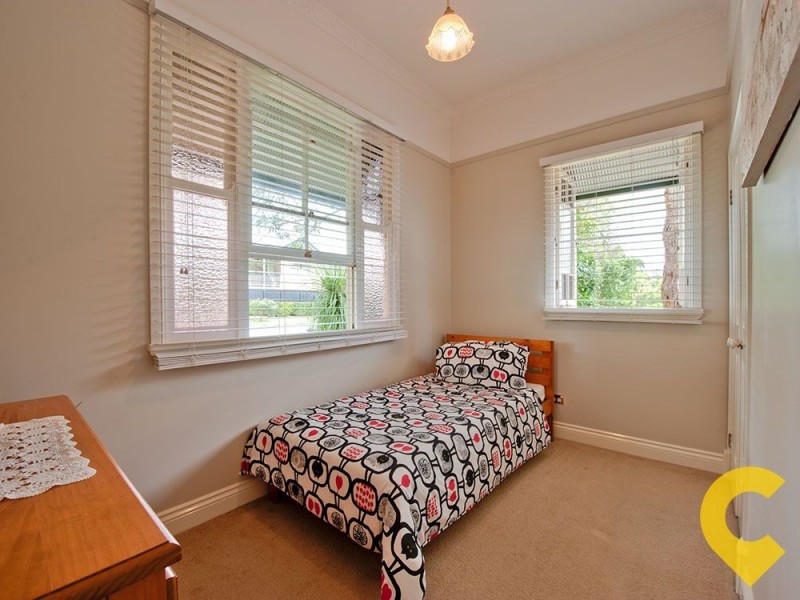 69 Kinnaird Street, Ashgrove QLD 4060