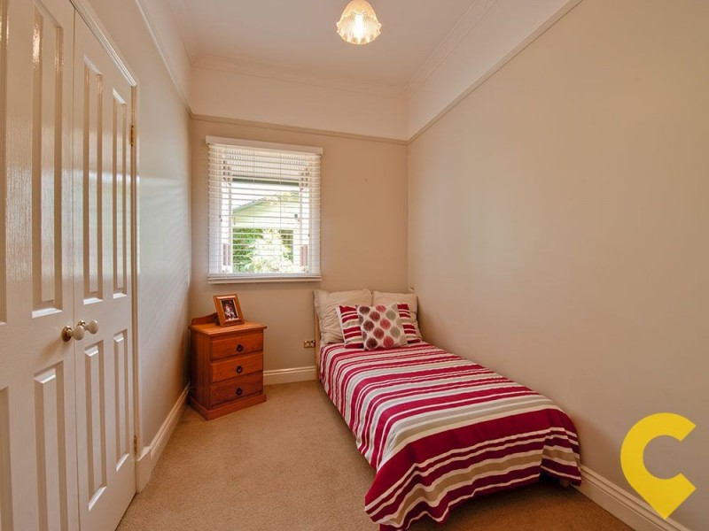 69 Kinnaird Street, Ashgrove QLD 4060