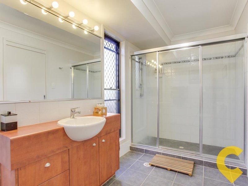 25 Montclare Court, Cashmere QLD 4500