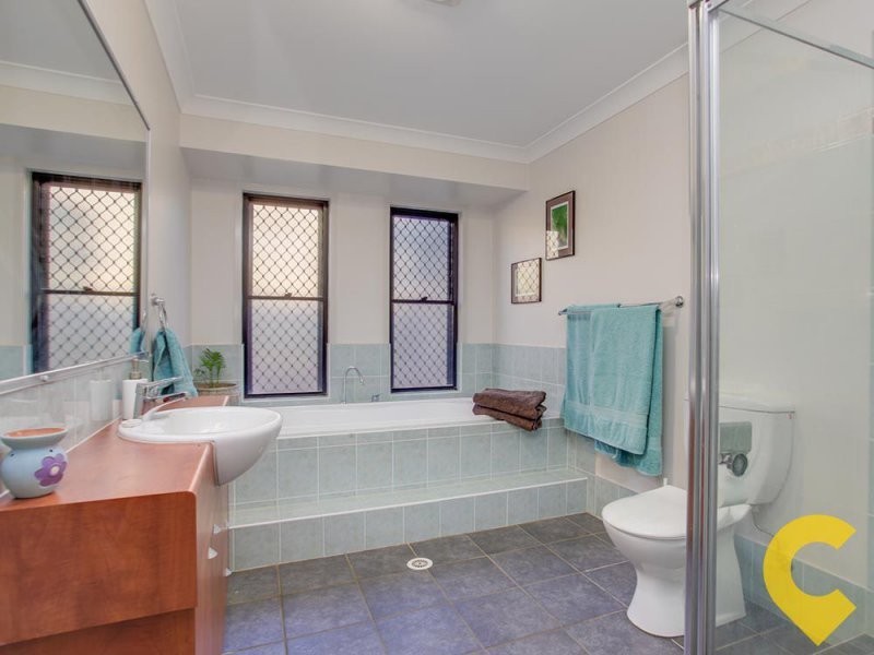 25 Montclare Court, Cashmere QLD 4500