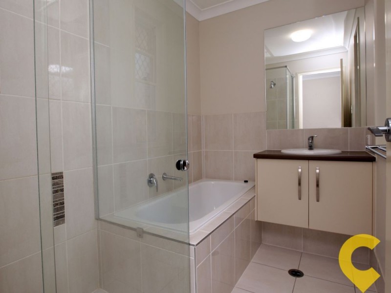 18 Fleet Cct, Bray Park QLD 4500