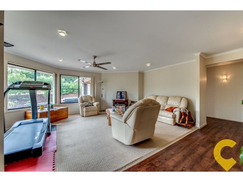 25 Pole Crescent, New Beith QLD 4124