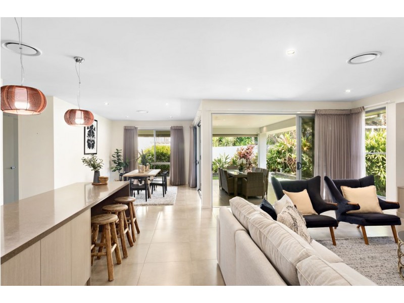 8 Alleena Street, Chermside QLD 4032