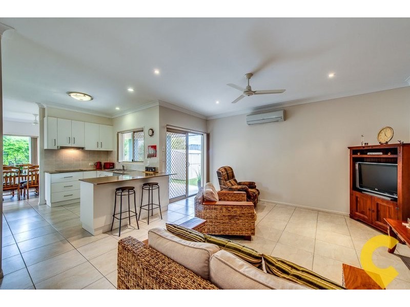 2 Hilltop Tce, Springfield Lakes QLD 4300