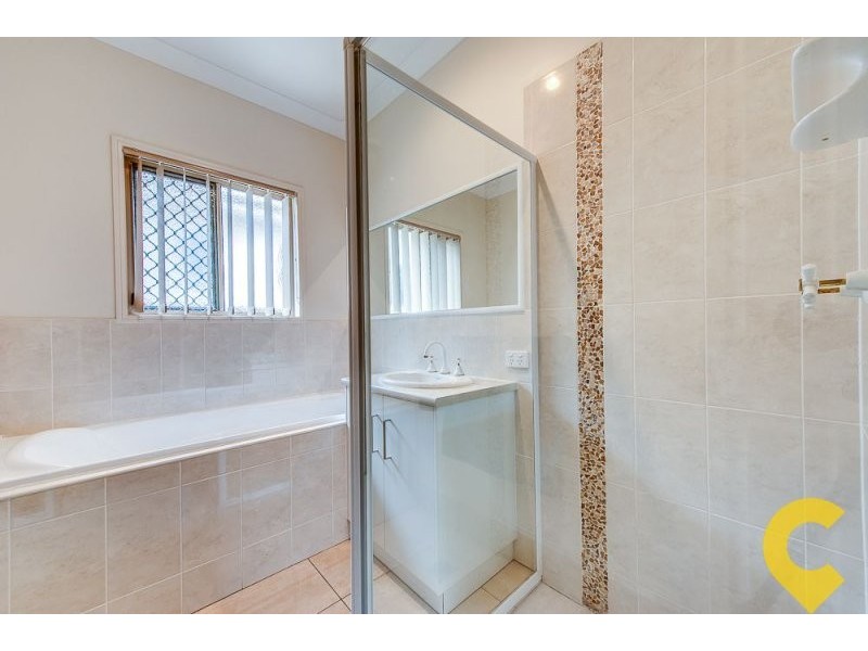 2 Hilltop Tce, Springfield Lakes QLD 4300