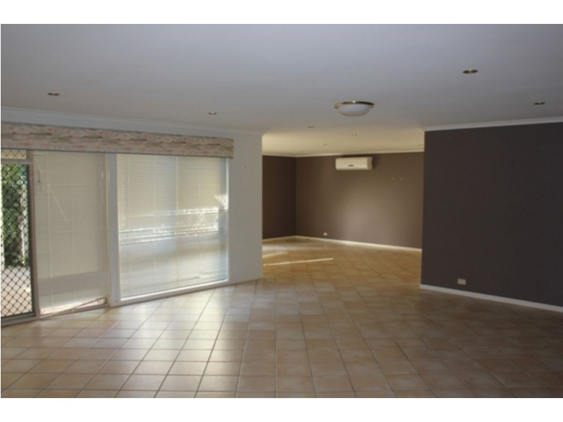 23 Toorak Place, Forest Lake QLD 4078