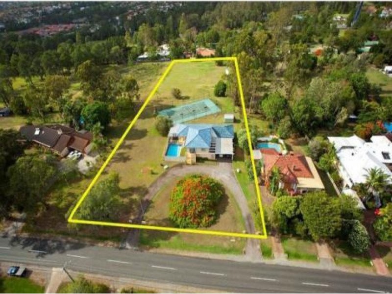 222 Graham Road, Bridgeman Downs QLD 4035