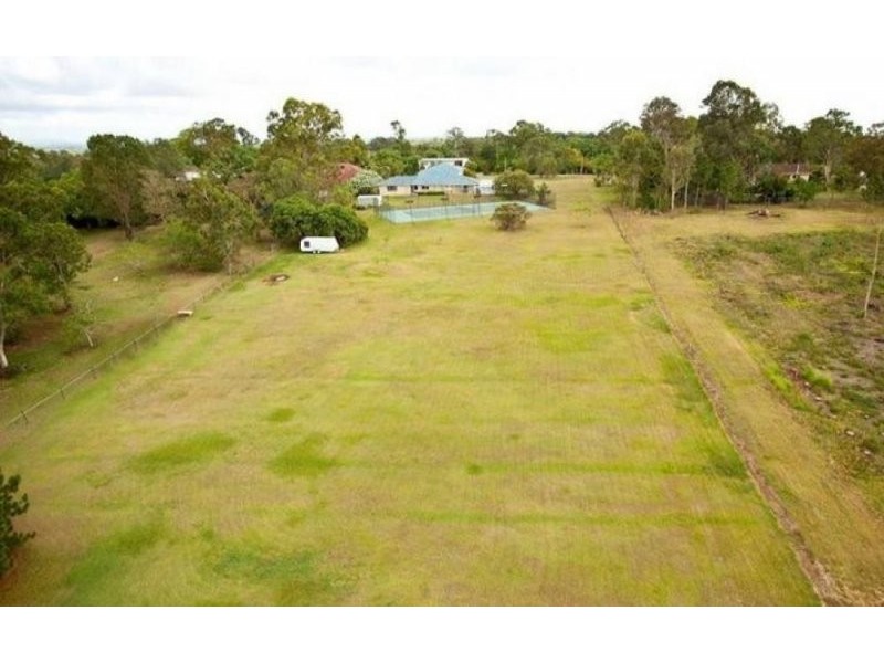 222 Graham Road, Bridgeman Downs QLD 4035