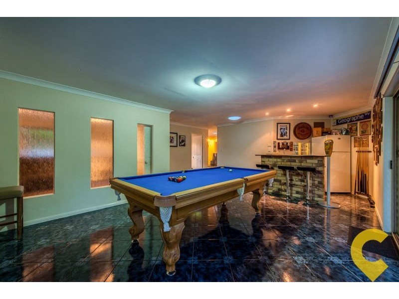 6 Calluna Court, Regents Park QLD 4118