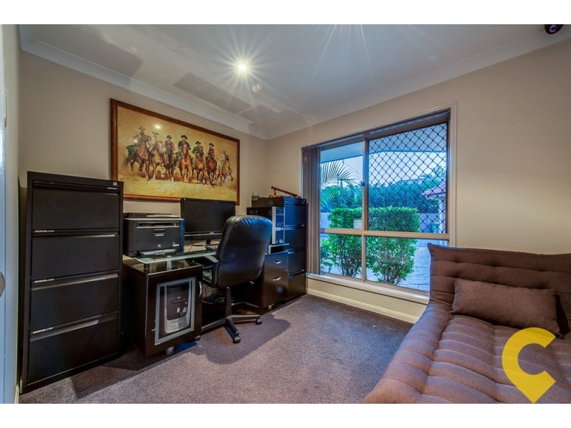 6 Calluna Court, Regents Park QLD 4118
