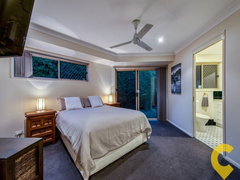 6 Calluna Court, Regents Park QLD 4118