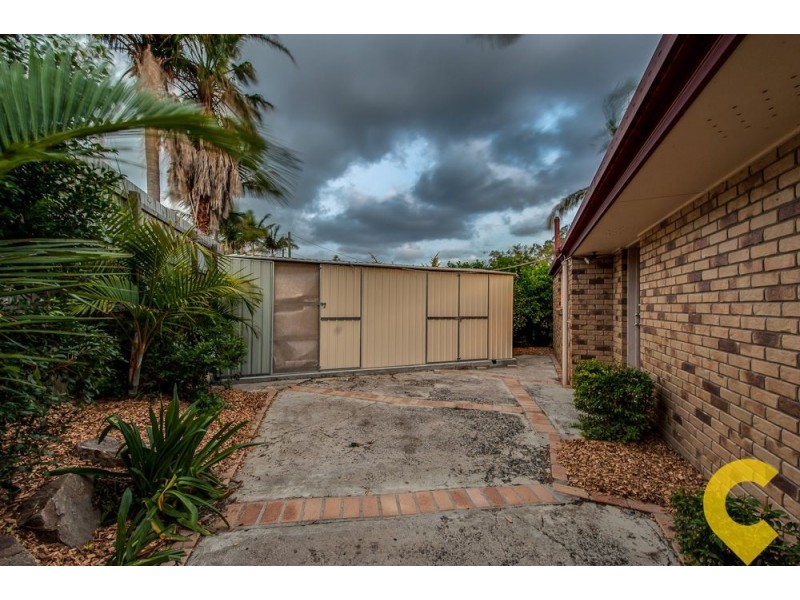 6 Calluna Court, Regents Park QLD 4118