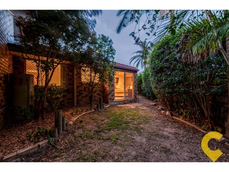 6 Calluna Court, Regents Park QLD 4118
