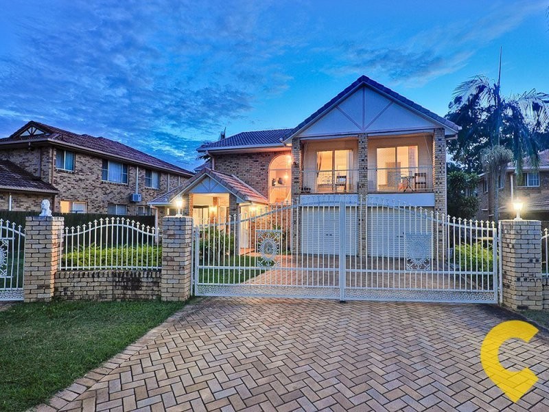 4 Alcheringa Place, Robertson QLD 4109