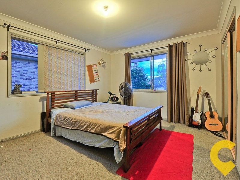 4 Alcheringa Place, Robertson QLD 4109