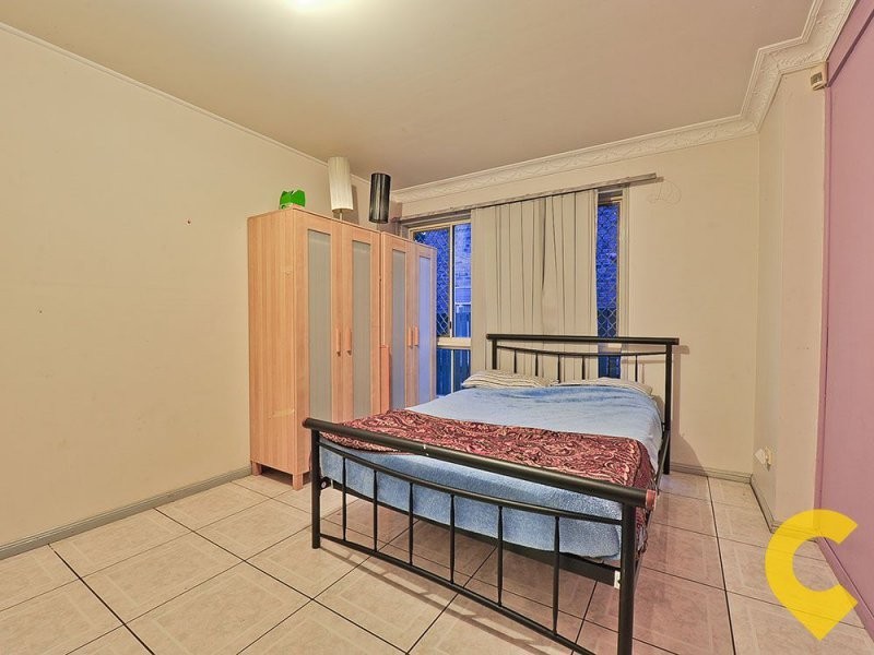 4 Alcheringa Place, Robertson QLD 4109