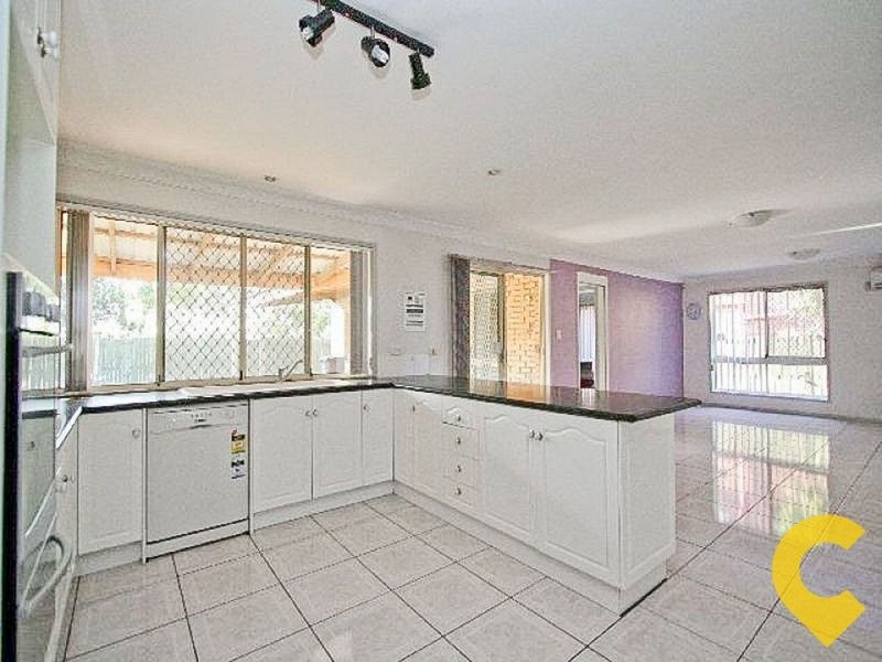 4 Alcheringa Place, Robertson QLD 4109
