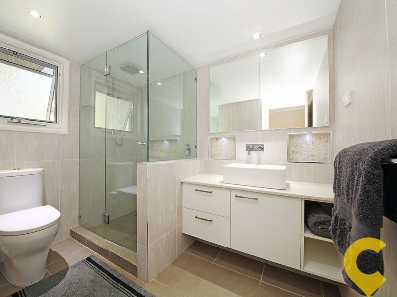 21 Oxford Place, Shorncliffe QLD 4017