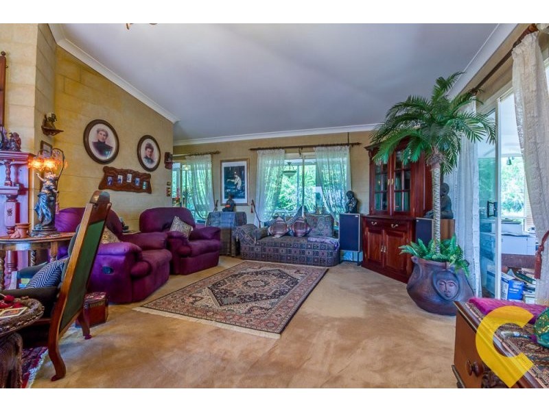 19 Philip Court, Summerholm QLD 4341