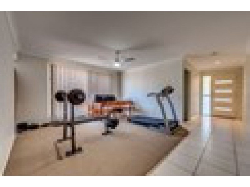 12 Acacia Street, Heathwood QLD 4110