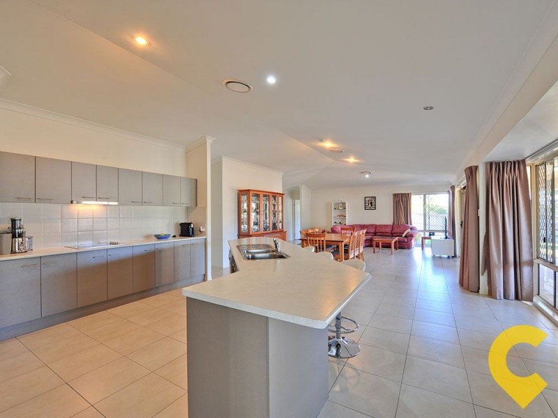 5 Sylvateere Crescent, Wakerley QLD 4154
