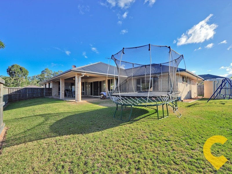 5 Sylvateere Crescent, Wakerley QLD 4154