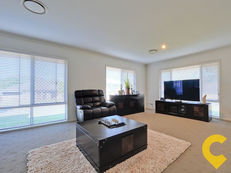 5 Sylvateere Crescent, Wakerley QLD 4154