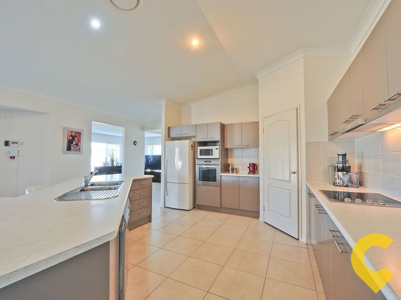 5 Sylvateere Crescent, Wakerley QLD 4154