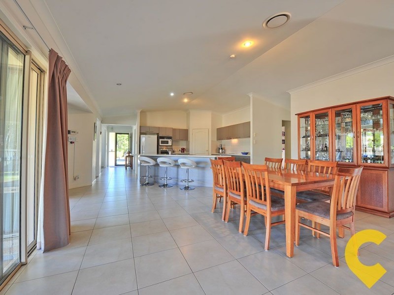 5 Sylvateere Crescent, Wakerley QLD 4154